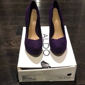 Purple faux suede Aldo pump